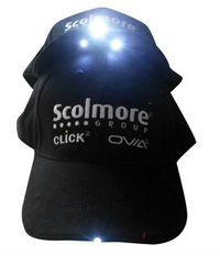 Gorra con logo y luz LED
